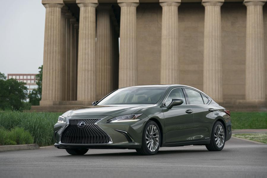  Lexus ES300h 2018 года  (WW) (фото 38 из 71)